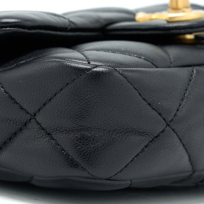 Chanel 22S Giant Chain Flap Shoulder Bag Lambskin Black  (Microchip)