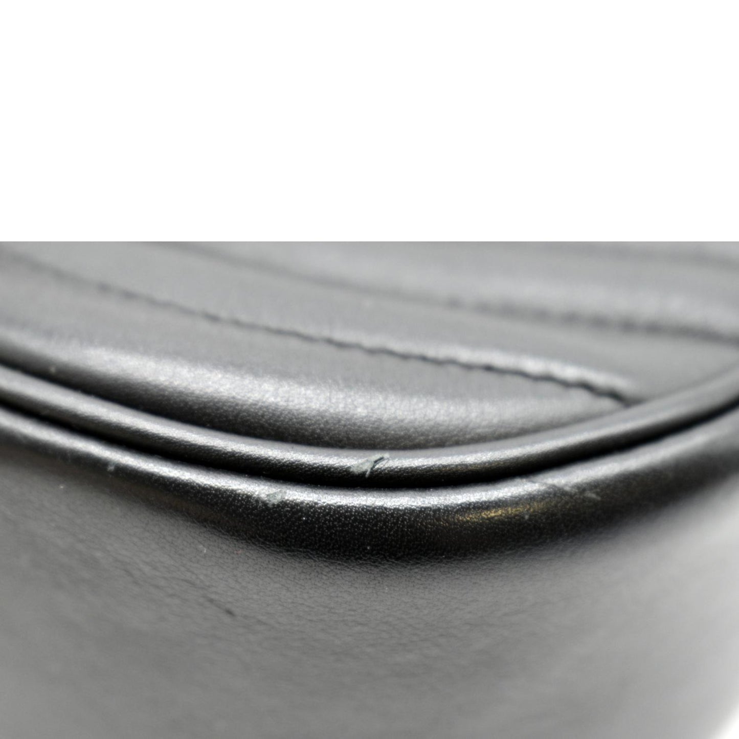 LOUIS VUITTON New Wave Chain MM Calfskin Leather Shoulder Bag Black