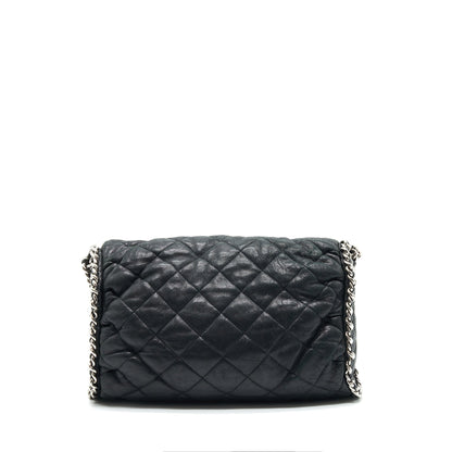 Chanel quilted leather with Chain Shoulder Bag Black