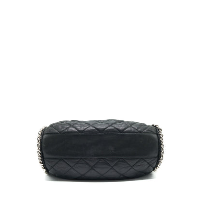 Chanel quilted leather with Chain Shoulder Bag Black