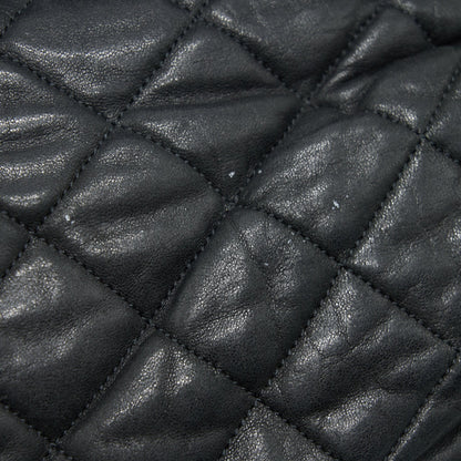 Chanel quilted leather with Chain Shoulder Bag Black