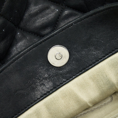 Chanel quilted leather with Chain Shoulder Bag Black