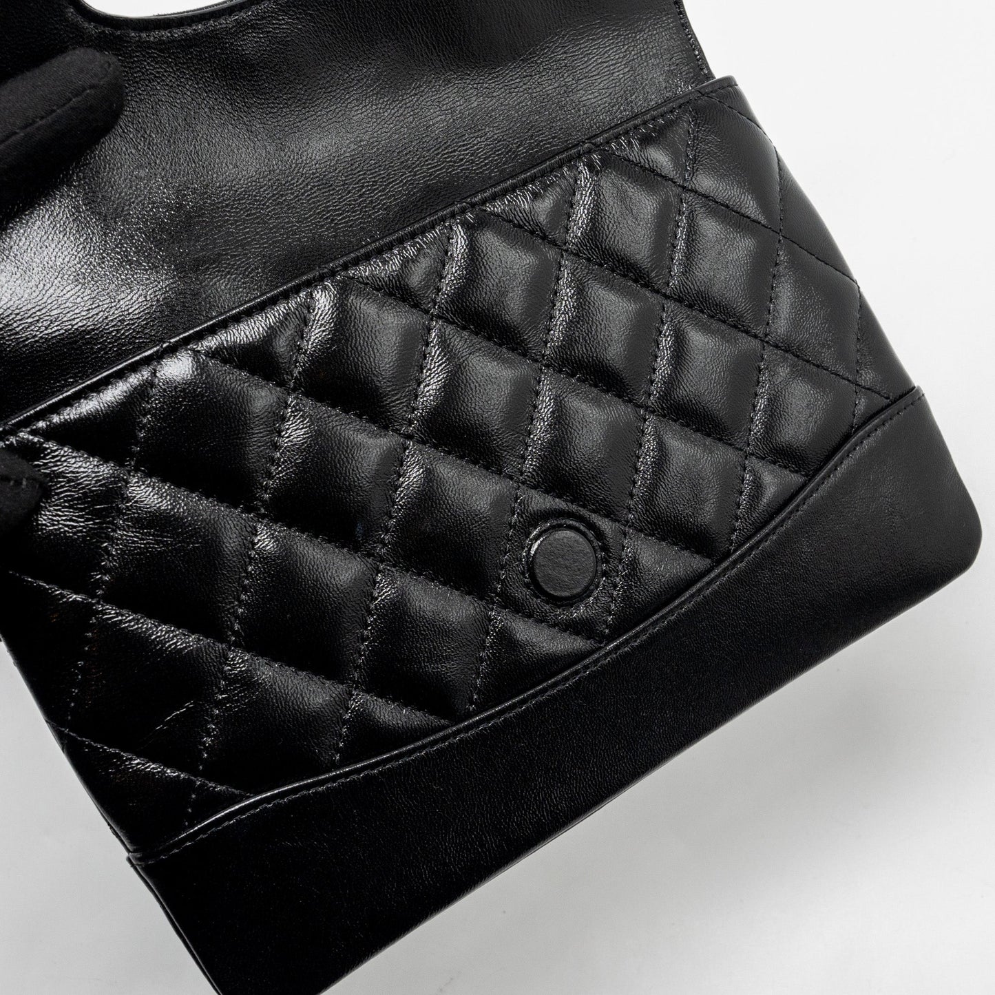 Chanel 24S Mini 31 Clutch Shiny lambskin Black L (Microchip)