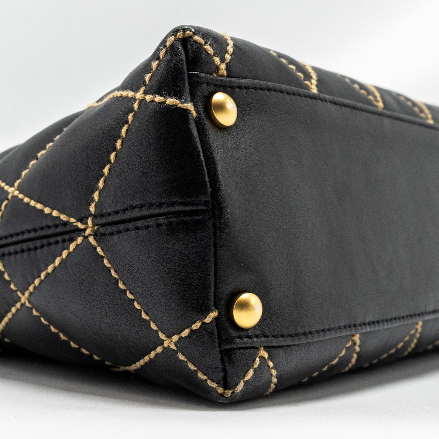 Chanel vintage quilted zip shoulder bag calfskin black