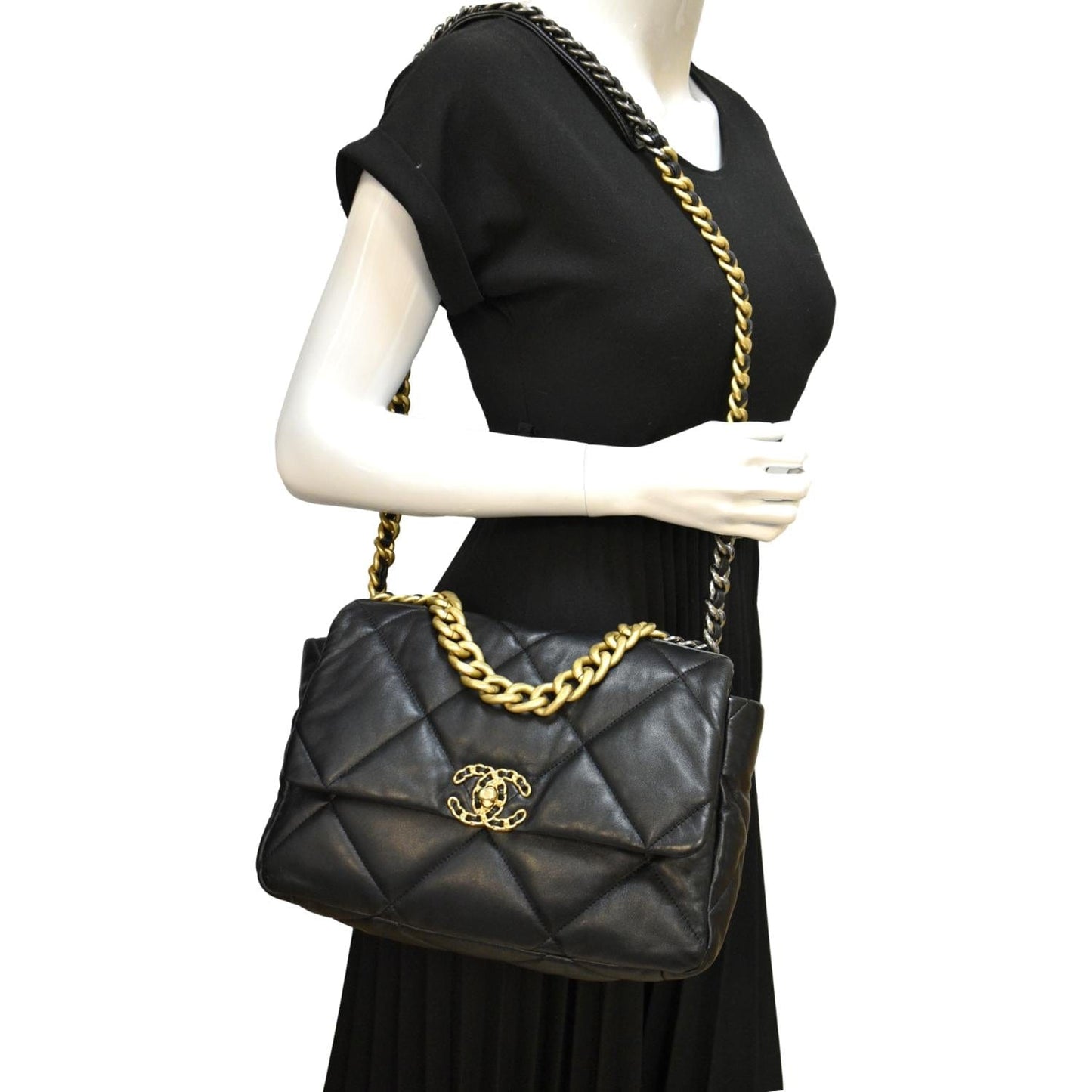 CHANEL 19 Flap Quilted Lambskin Leather Shoulder Bag Black