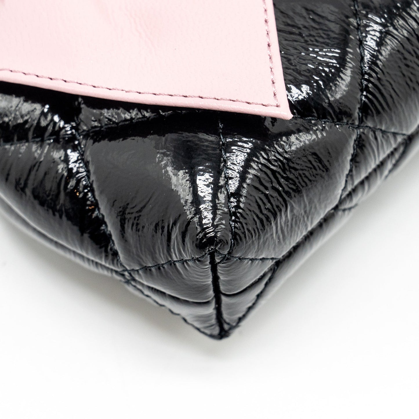 Chanel 24a Bowknot Clutch with Chain Patent Crumpled Lambskin/Shiny Lambskin Black/Pink  (Microchip)
