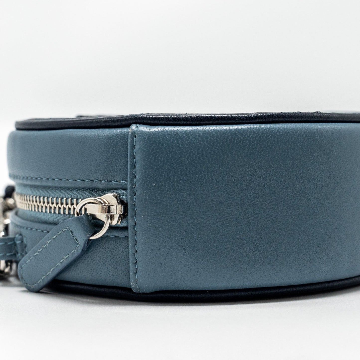 Chanel Round clutch with chain lambskin multicolour blue