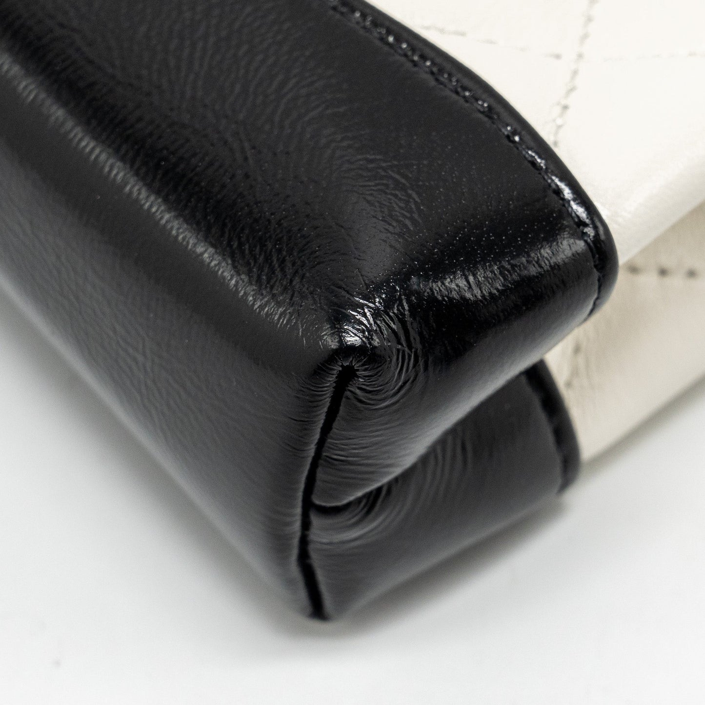 Chanel 31 Nano Clutch with Chain Shiny Lambskin White/Black L (Microchip)
