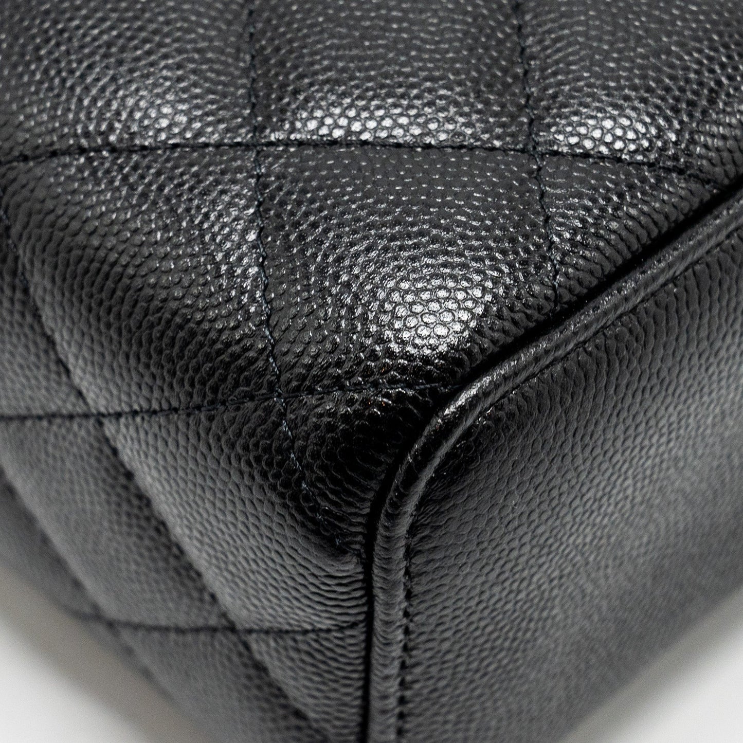 Chanel Small Vanity Clutch with Chain CC Pearl Caviar Black L