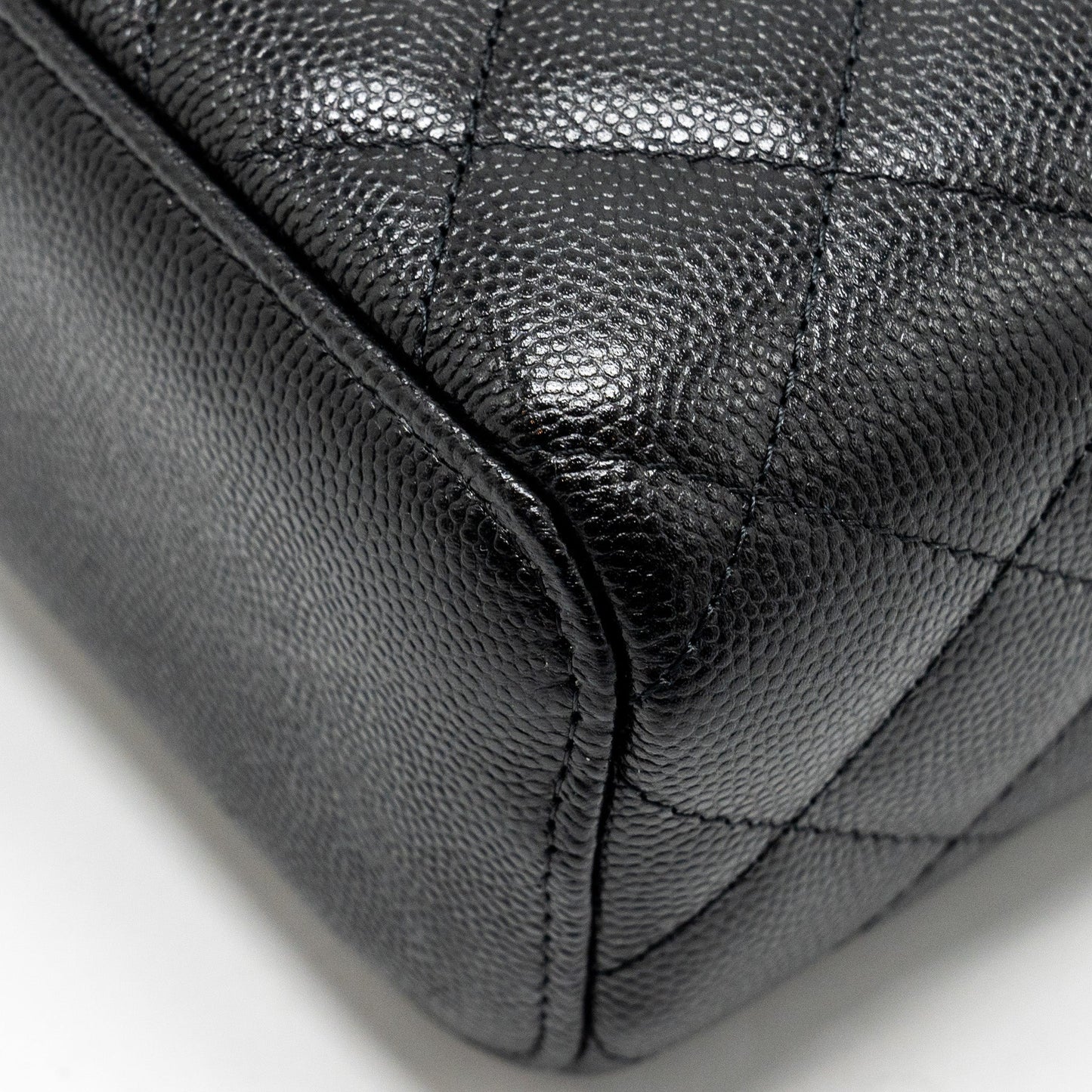 Chanel Small Vanity Clutch with Chain CC Pearl Caviar Black L