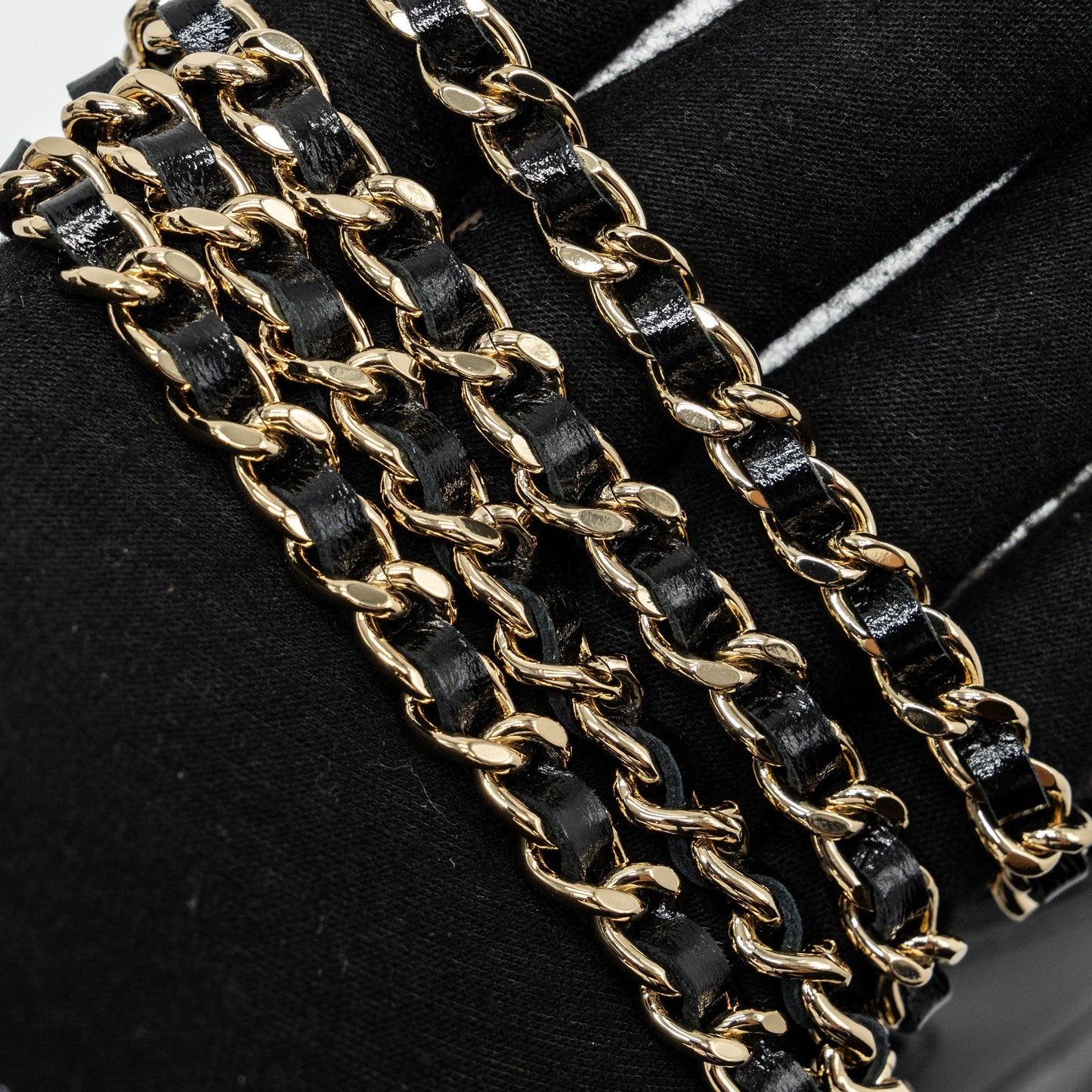 Chanel 24c mini 31 clutch with chain shiny calfskin black L (microchip)