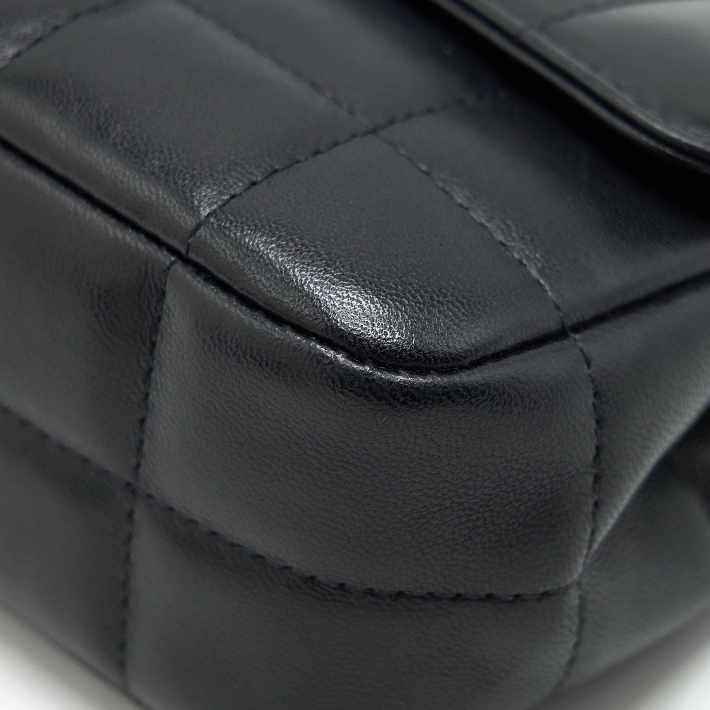 Chanel Camellia Mini Flap shoulder Bag Lambskin black