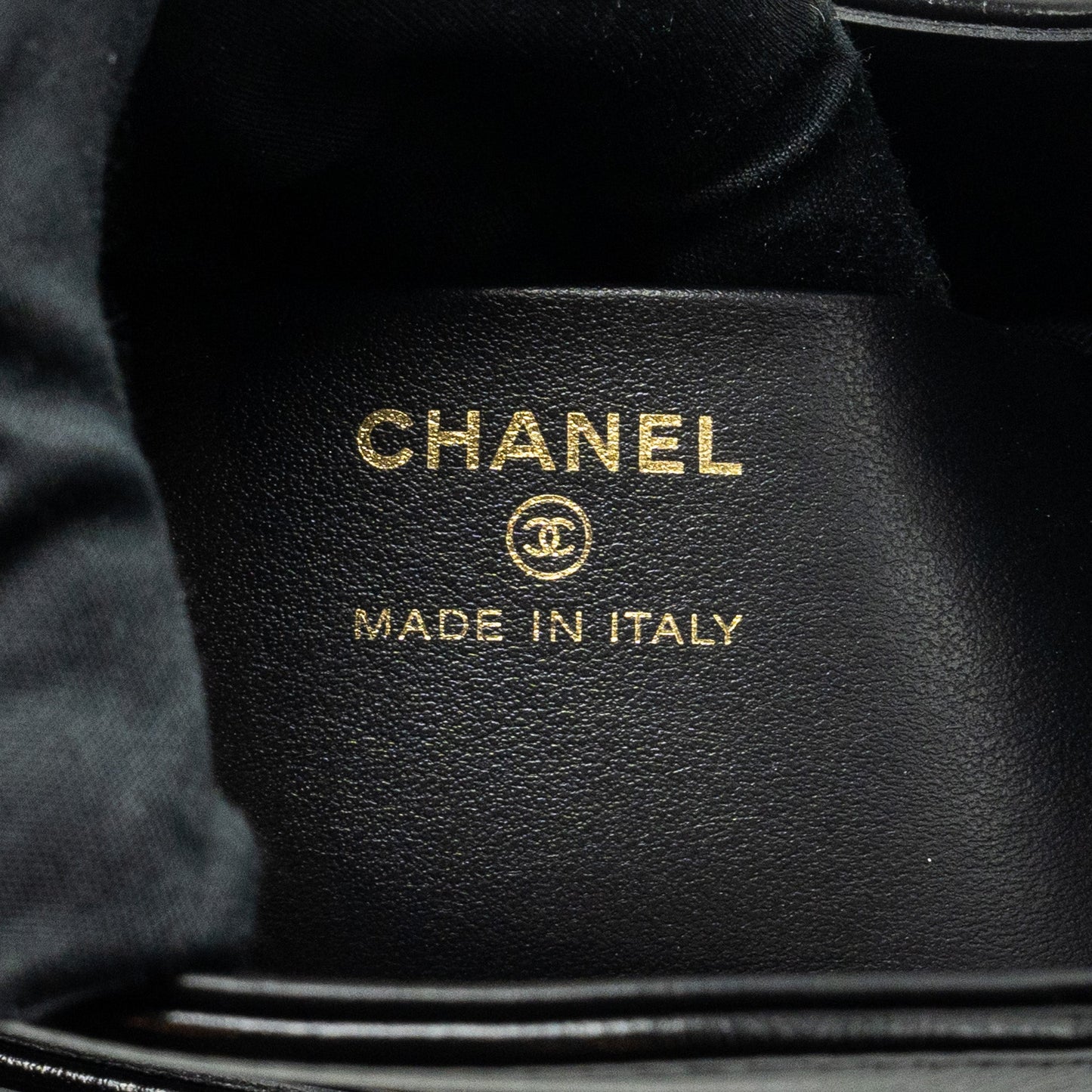Chanel mini 31 Clutch with Chain Shiny Calfskin Black L (Microchip)