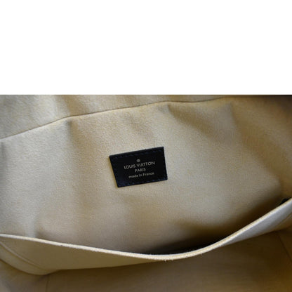 LOUIS VUITTON Dora MM Monogram Canvas Shoulder Bag Brown