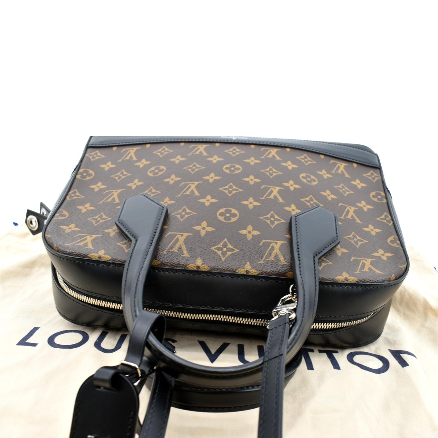 LOUIS VUITTON Dora MM Monogram Canvas Shoulder Bag Brown