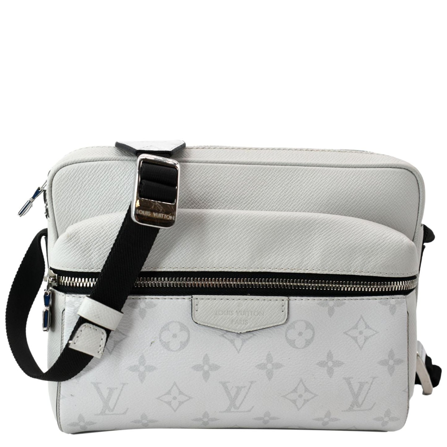 LOUIS VUITTON Outdoor Messenger Monogram Taiga Leather Shoulder Bag Antartica
