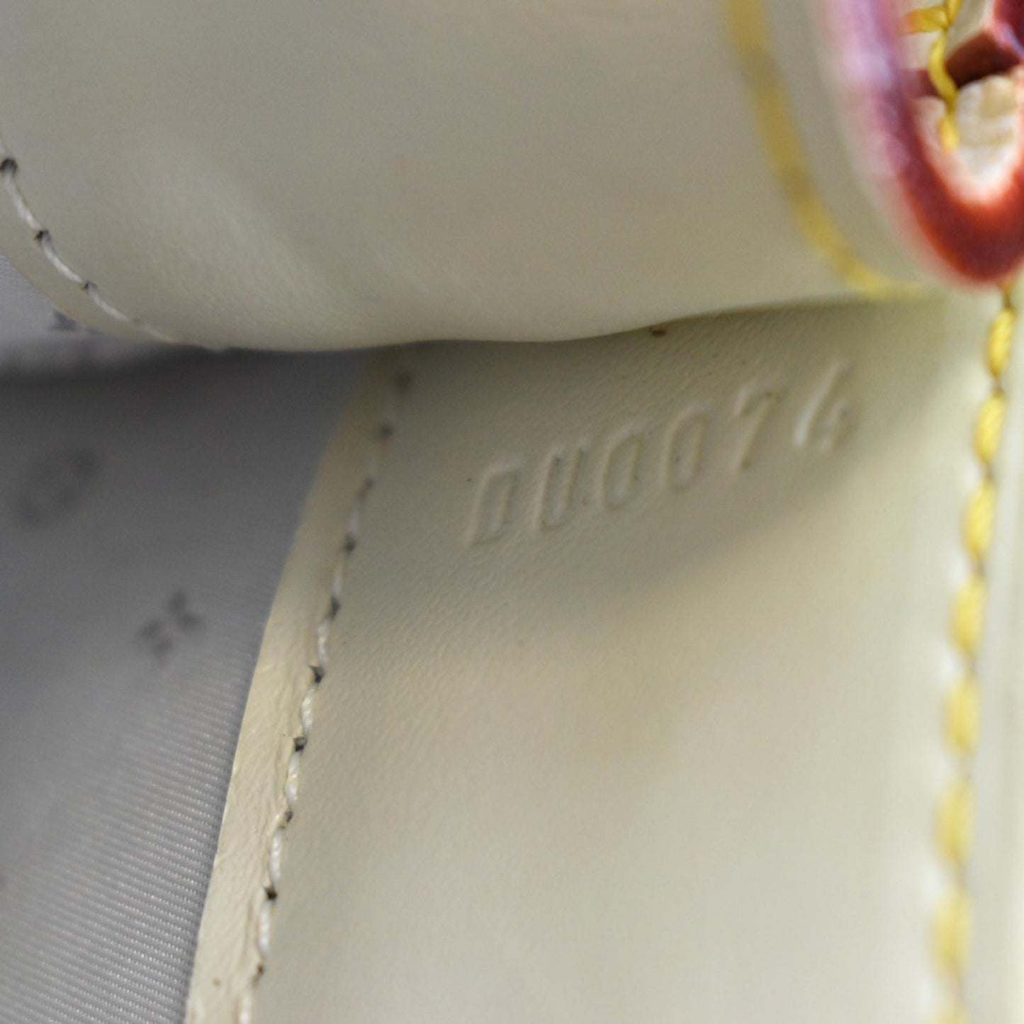 LOUIS VUITTON Suhali Le Talentueux Leather Shoulder Bag White