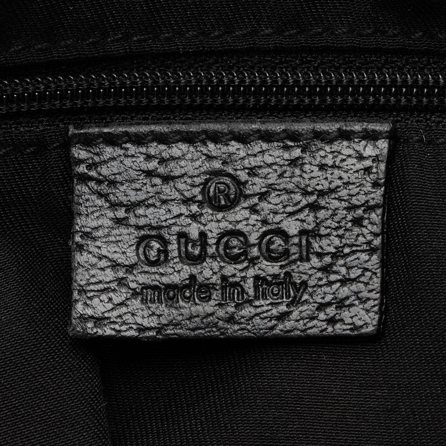 Gucci GG Canvas Abbey Medium Shoulder Bag (SHF-ZLaHNZ)