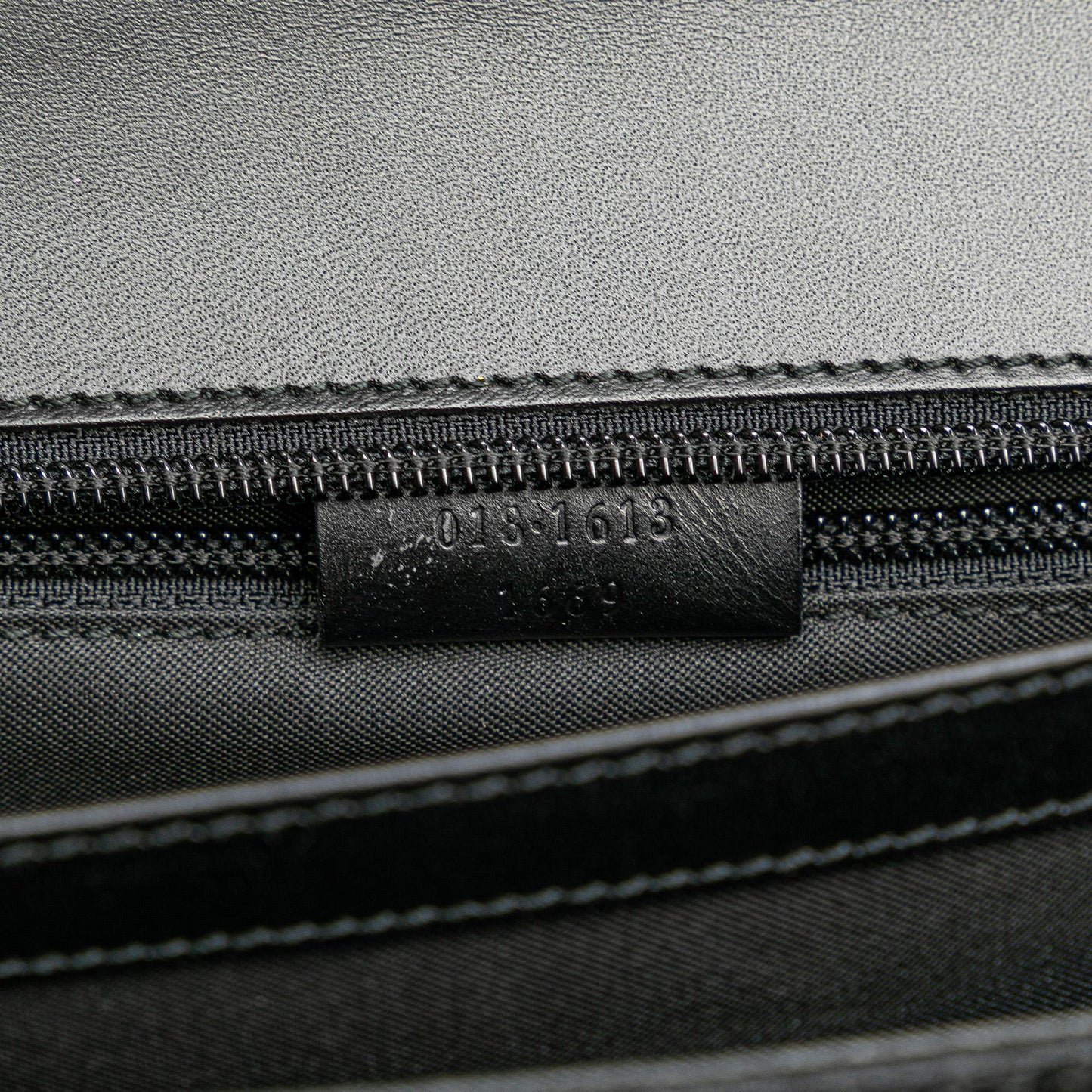 Gucci GG Canvas Clutch (SHG-tJGBgu)