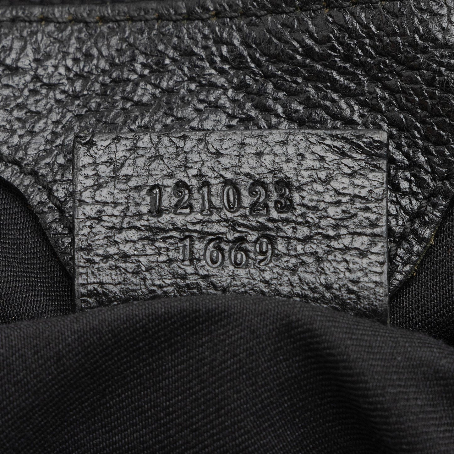 Gucci GG Canvas Eclipse Medium Shoulder Bag (SHF-3PUt2j)