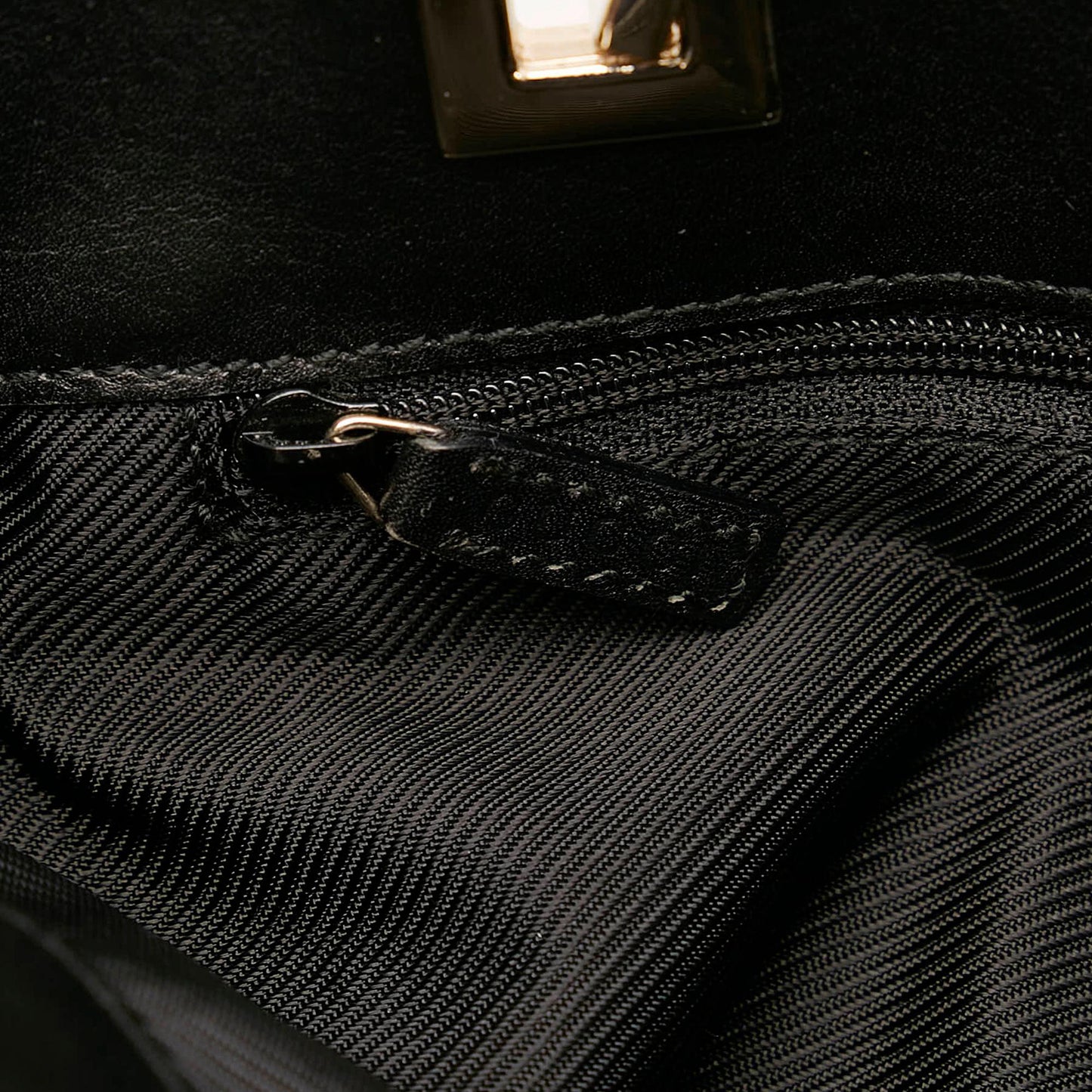 Gucci GG Canvas Shoulder Bag (SHG-31598)