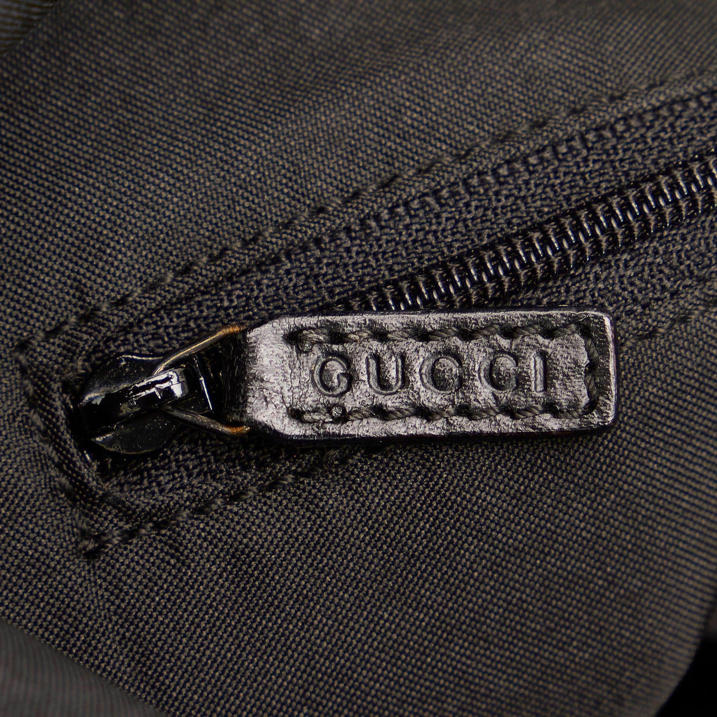 Gucci GG Canvas Shoulder Bag (SHG-32040)