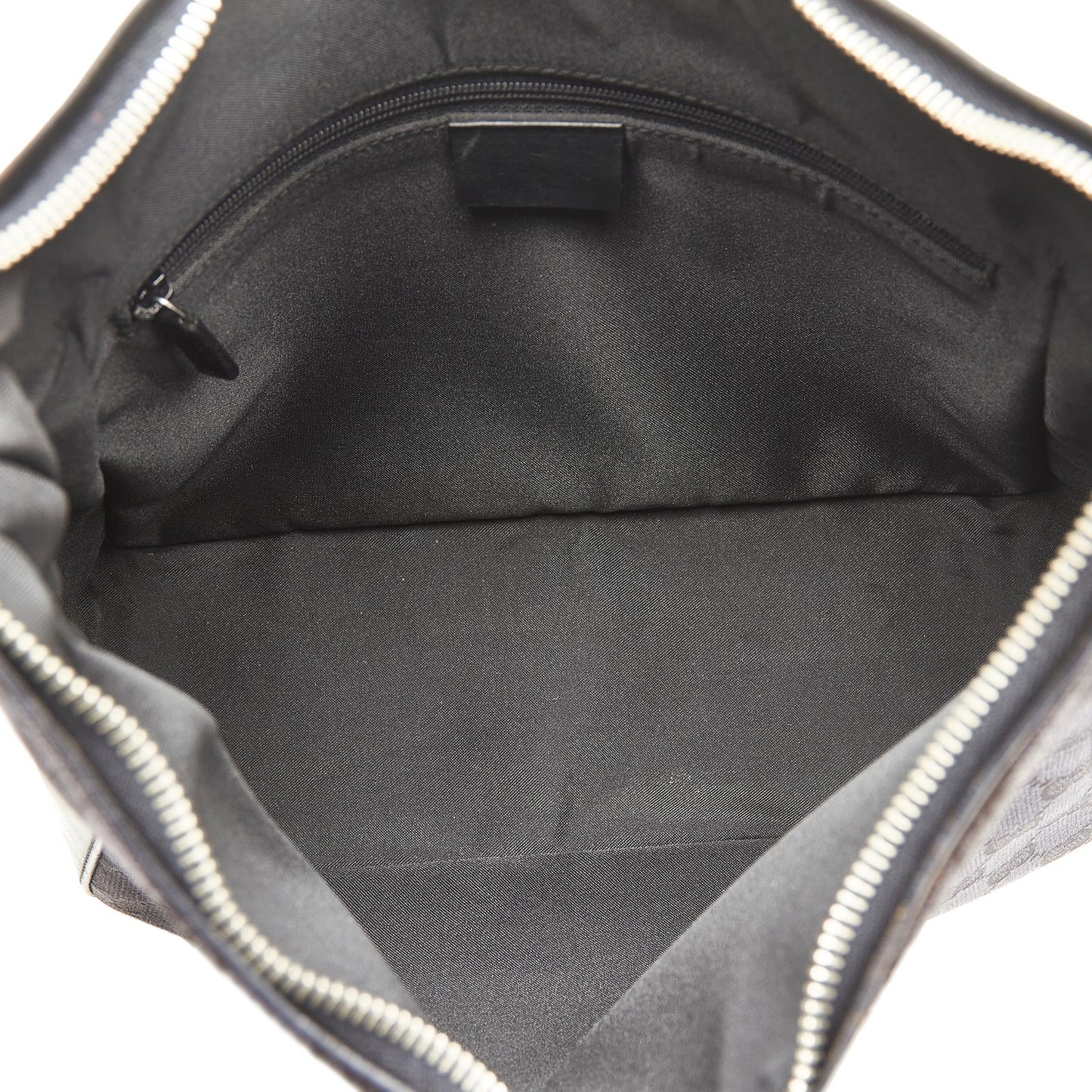 Gucci GG Canvas Shoulder Bag (SHG-kuoaAN)