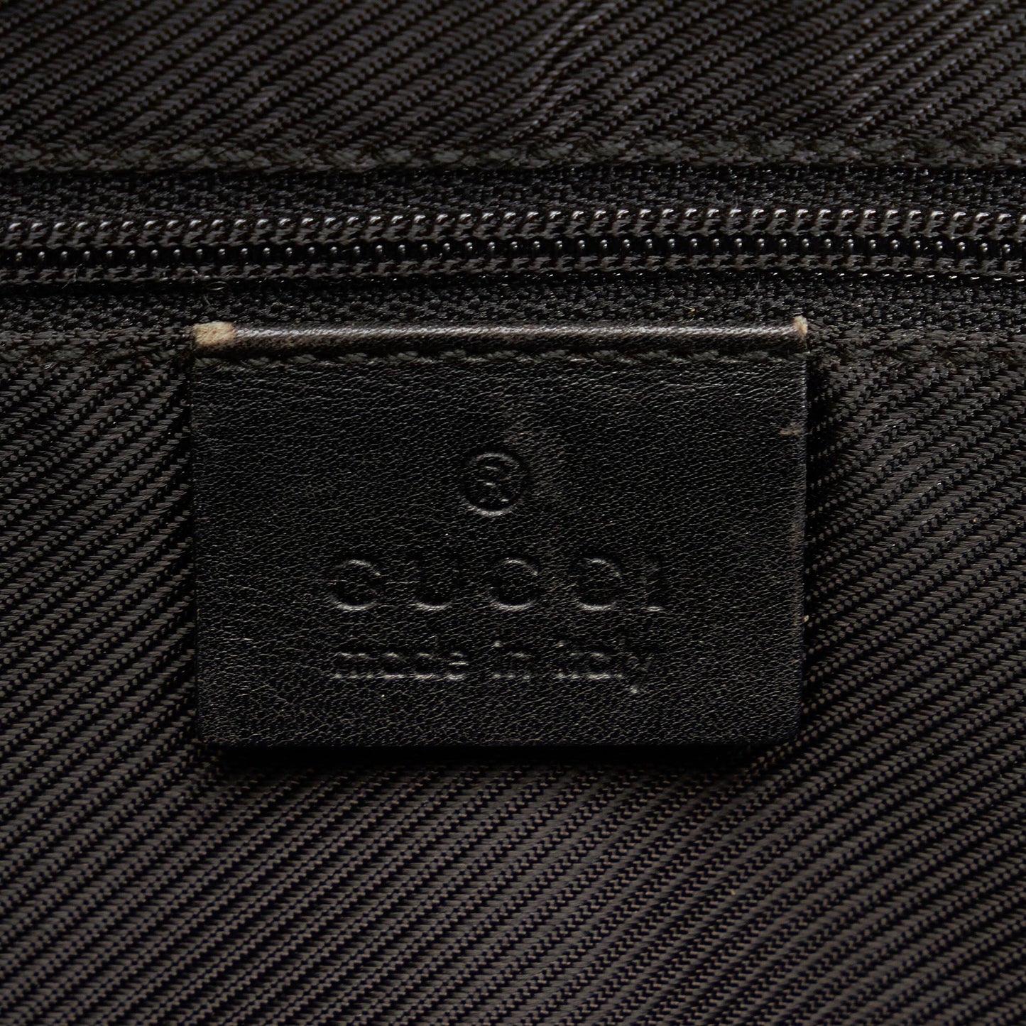 Gucci GG Canvas Shoulder Bag (SHG-TrqM8r)