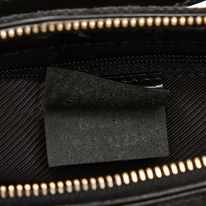Gucci GG Canvas Shoulder Bag (SHG-bRqtr3)