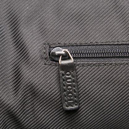 Gucci GG Canvas Shoulder Bag (SHG-A8NpEi)