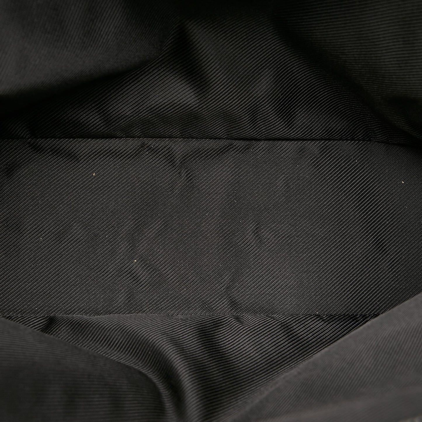 Gucci GG Canvas Shoulder Bag (SHG-A8NpEi)