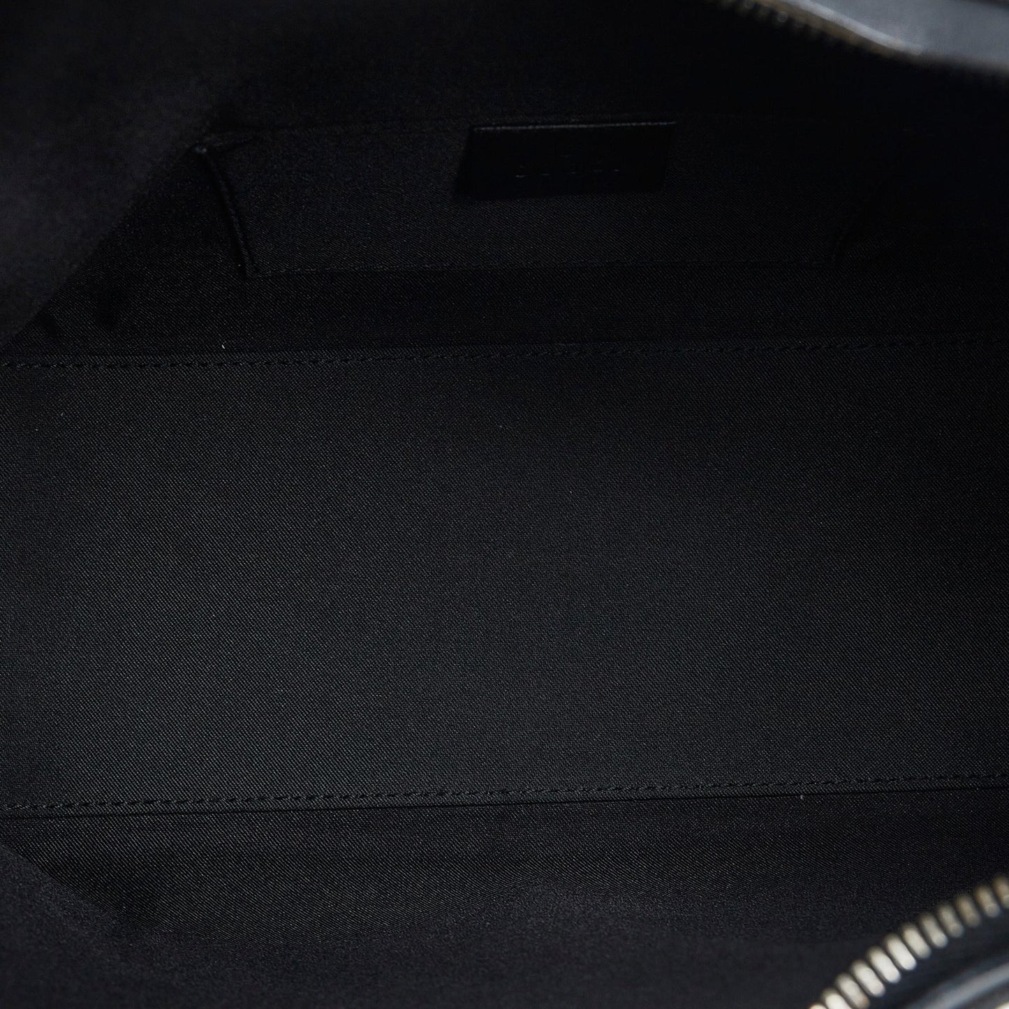 Gucci GG Canvas Shoulder Bag (SHG-gpBdbo)