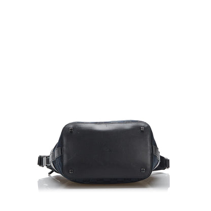Gucci GG Canvas Shoulder Bag (SHG-jvEw1Q)