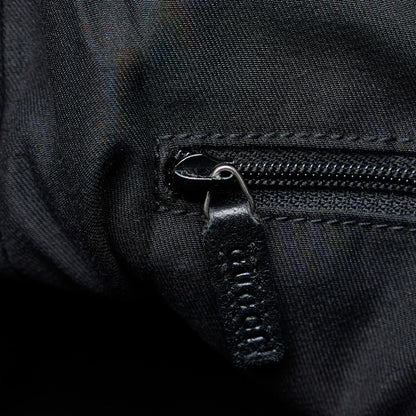 Gucci GG Canvas Shoulder Bag (SHG-txAOOc)