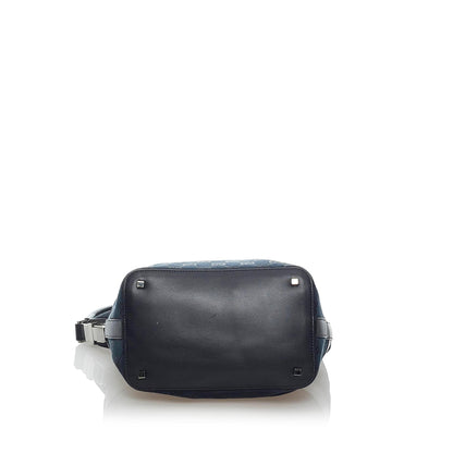 Gucci GG Canvas Shoulder Bag (SHG-S0GYgn)