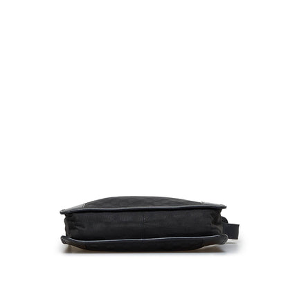 Gucci GG Canvas Shoulder Bag (SHG-VpXwNB)