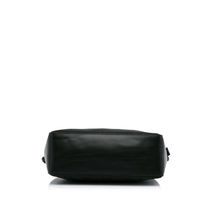 Gucci GG Canvas Shoulder Bag (SHG-AwkmcQ)
