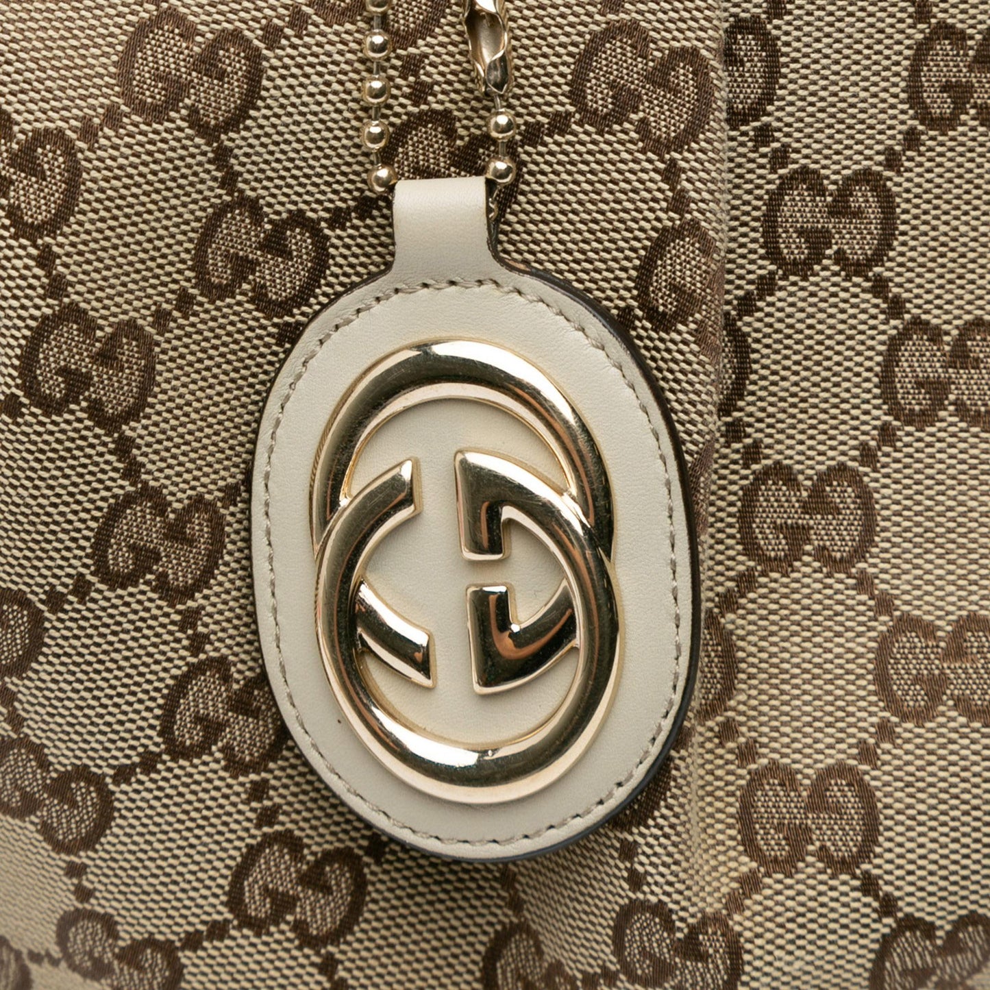 Gucci GG Canvas Sukey Tote (SHG-7pSVx4)