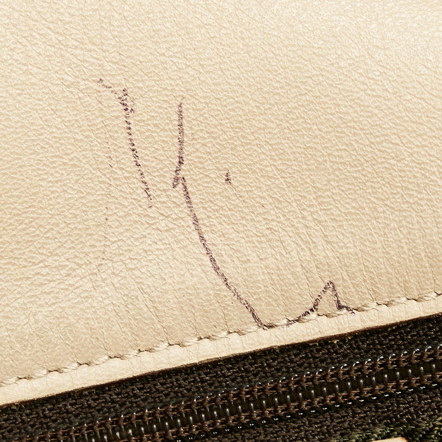 Gucci GG Canvas Tote Bag (SHG-31740)