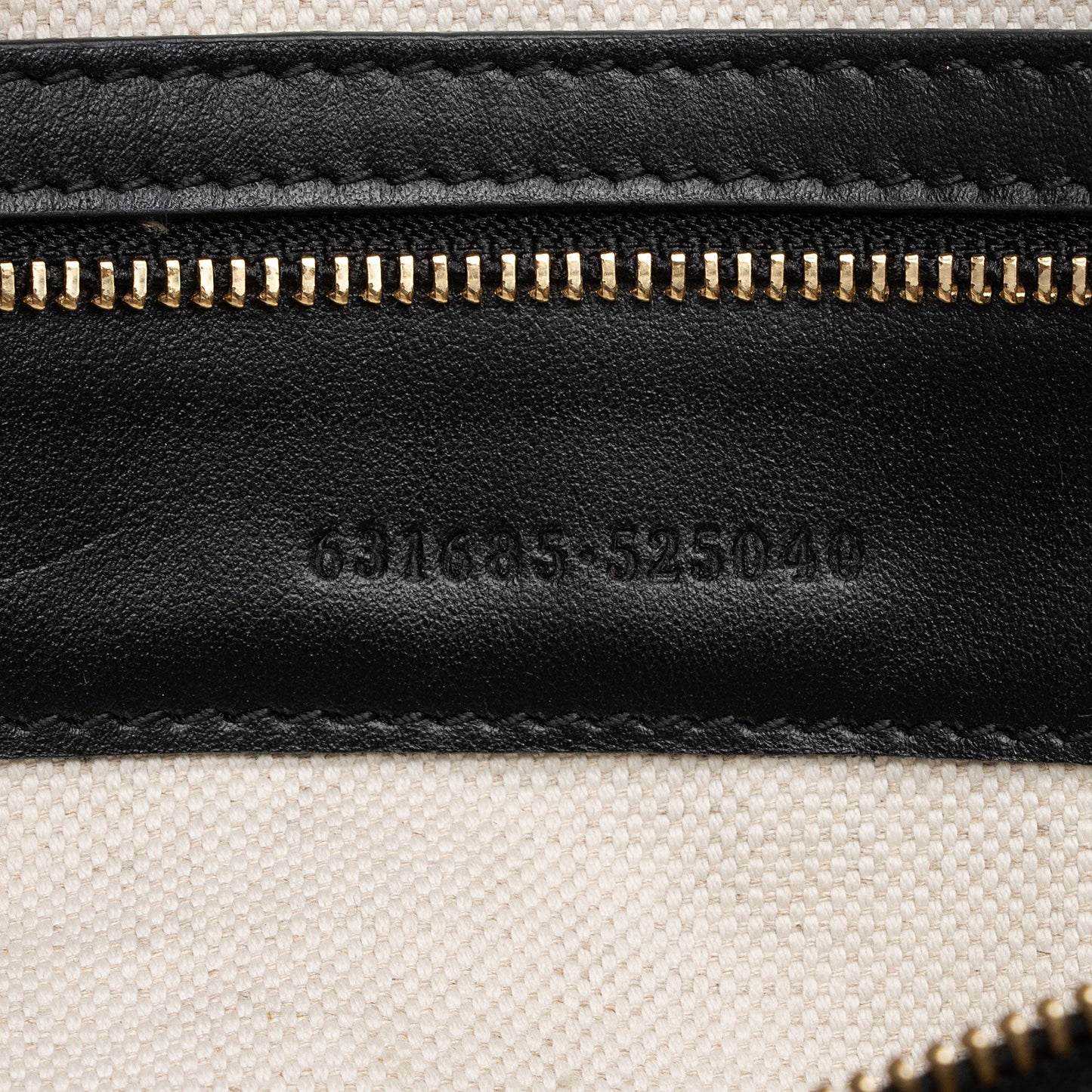 Gucci Jumbo GG Matelasse Medium Tote (SHF-GyLDDY)