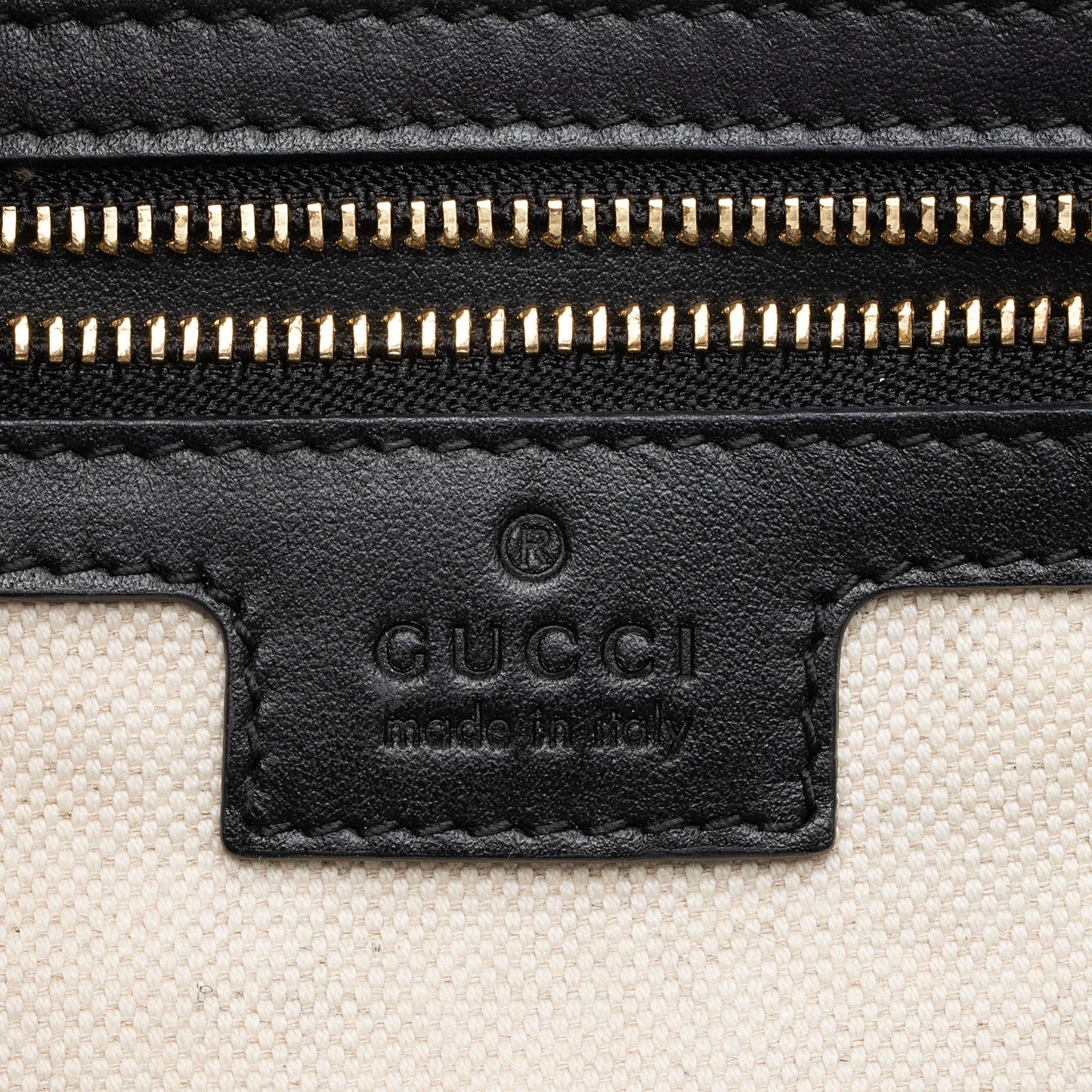 Gucci Jumbo GG Matelasse Medium Tote (SHF-GyLDDY)