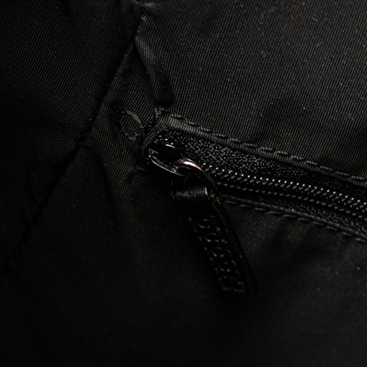 Gucci GG Nylon Shoulder Bag (SHG-pSPER4)
