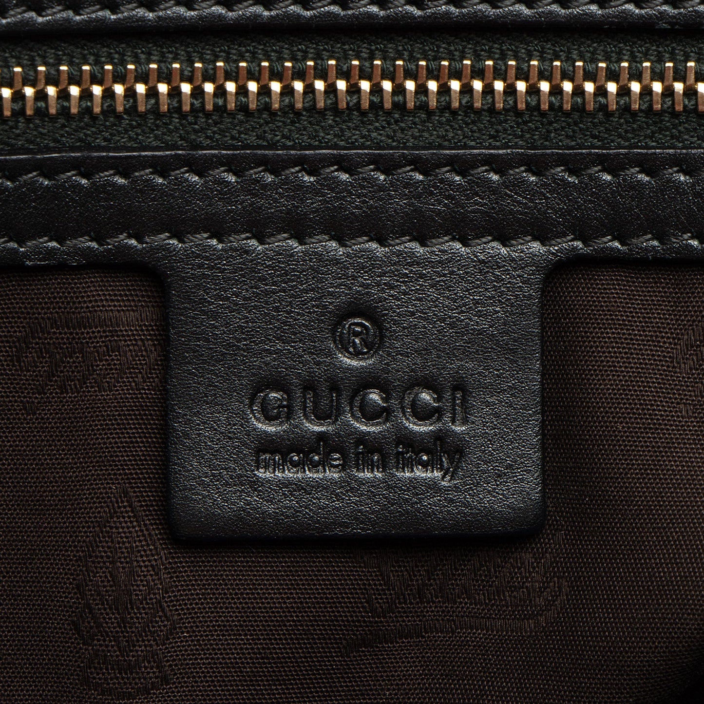 Gucci Guccissima Leather Charm Medium Tote (SHF-pSuRcq)