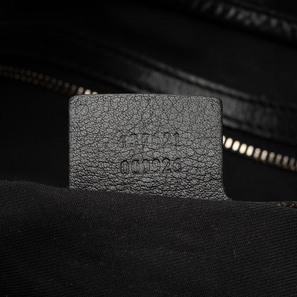 Gucci Leather Pelham Medium Shoulder Bag (SHF-JJlaoH)