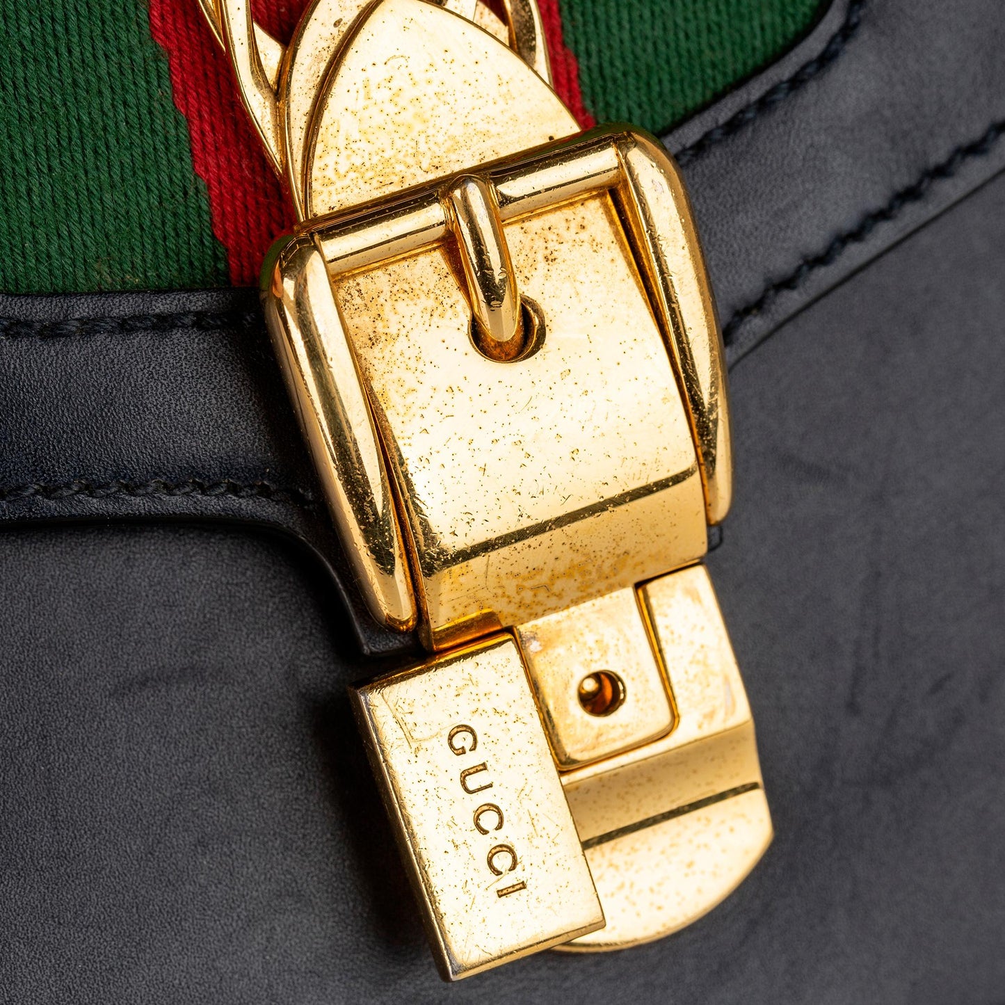 Gucci Sylvie Shoulder Bag (SHG-35687)