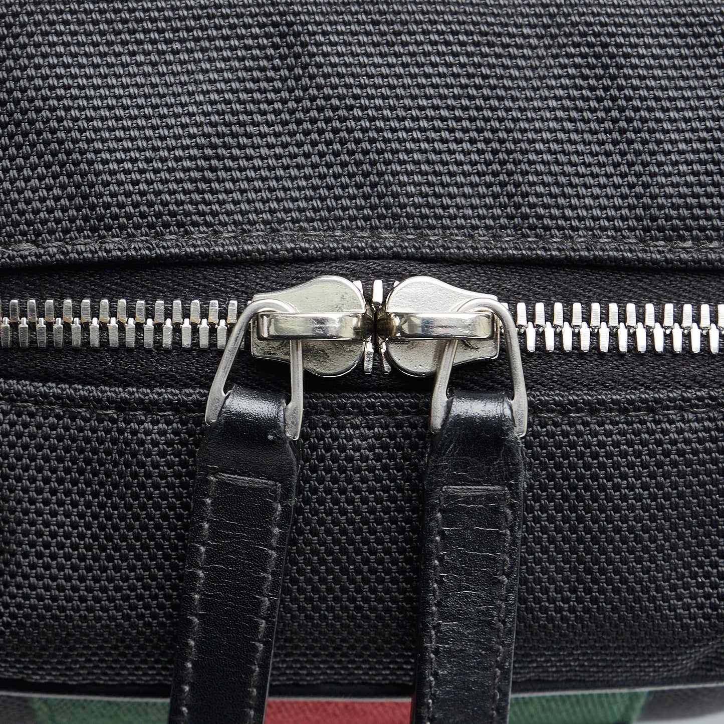Gucci Techno Web Canvas Clutch (SHG-ZIsgog)