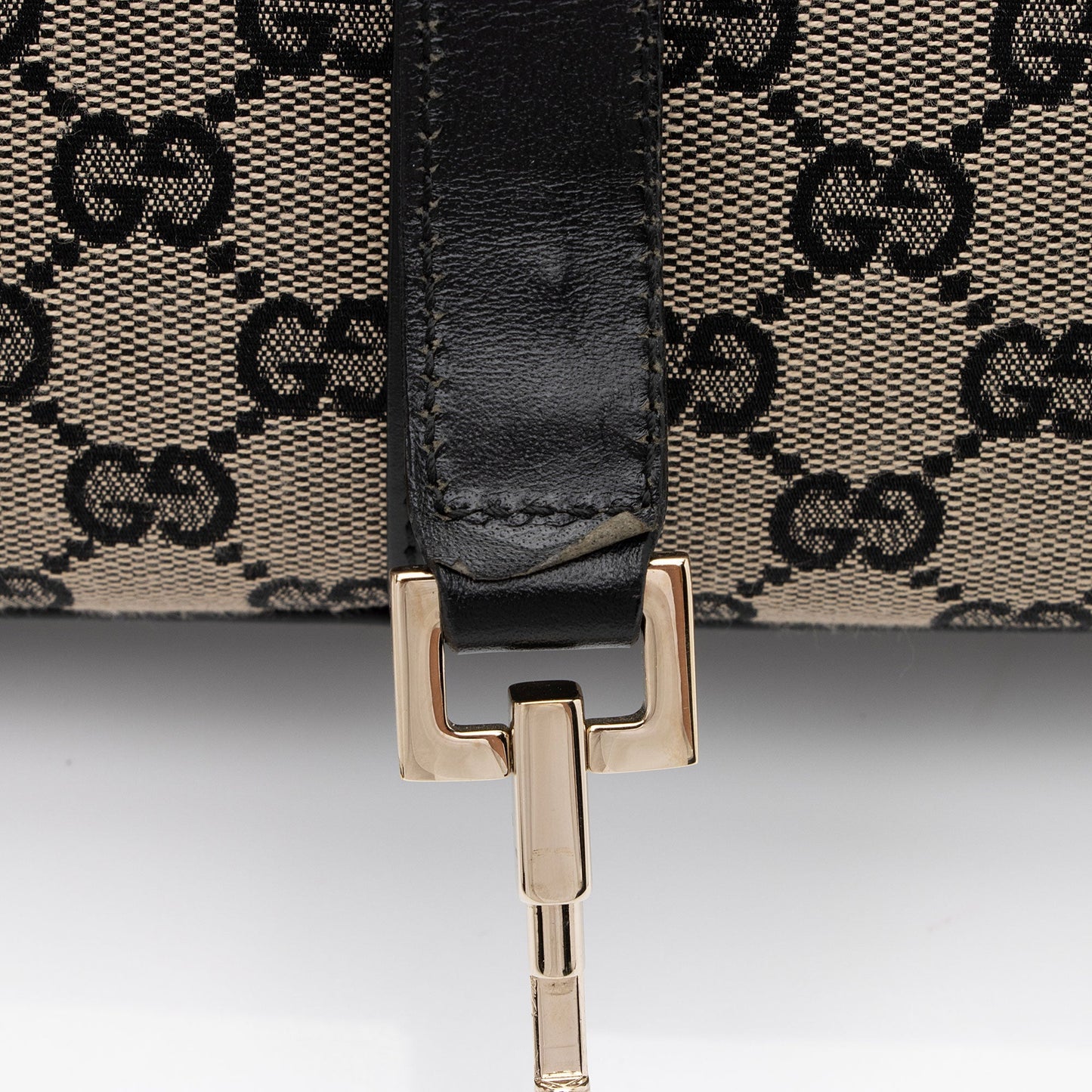 Gucci Vintage GG Canvas Bardot Medium Shoulder Bag (SHF-MzOFGC)