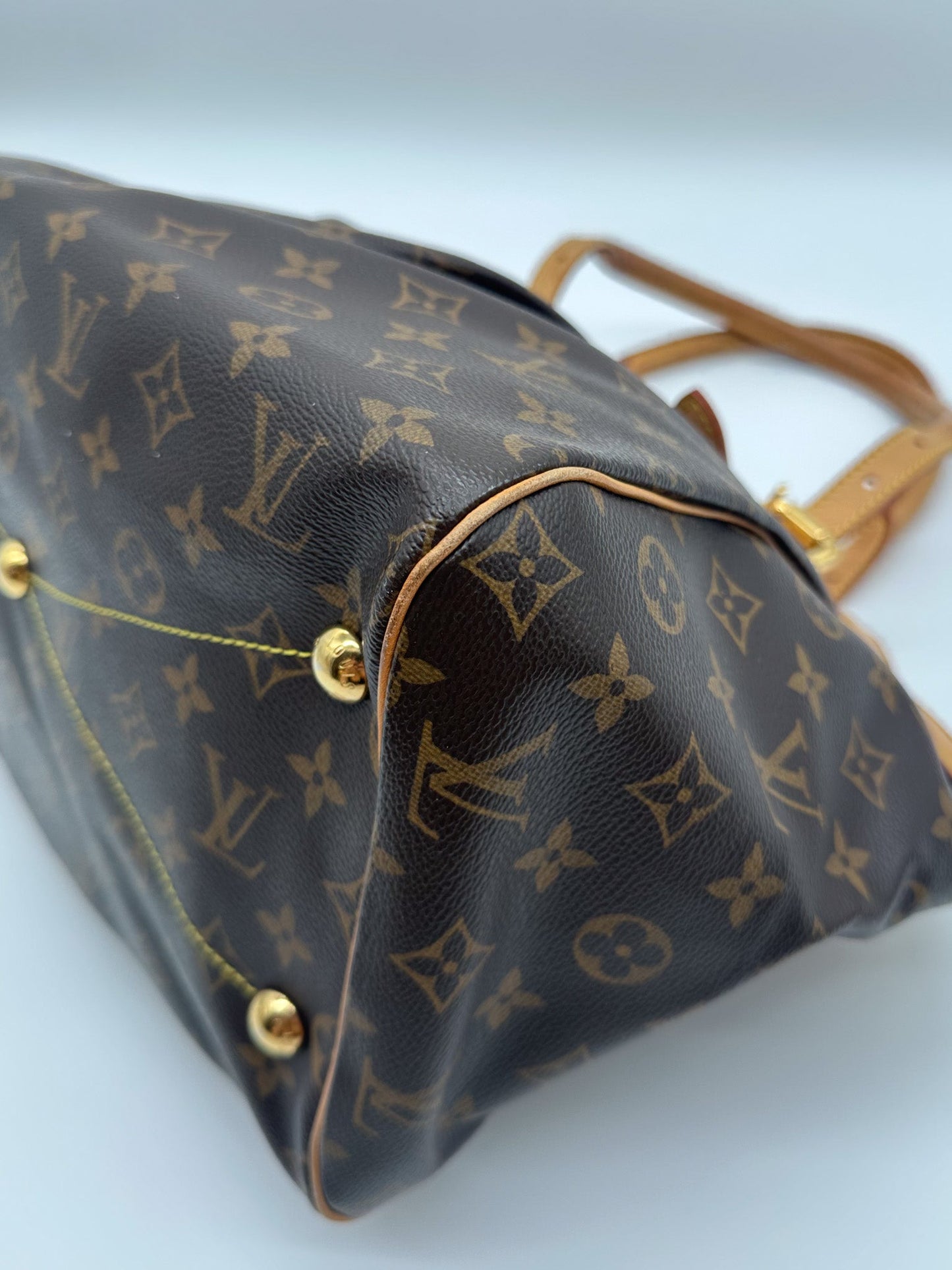 Louis Vuitton Tivoli GM Handbag