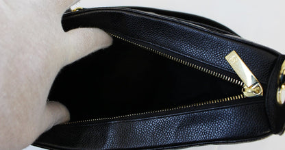 Chanel Shoulder Bag - CHANEL Sac Divers Caviar Large Handbag