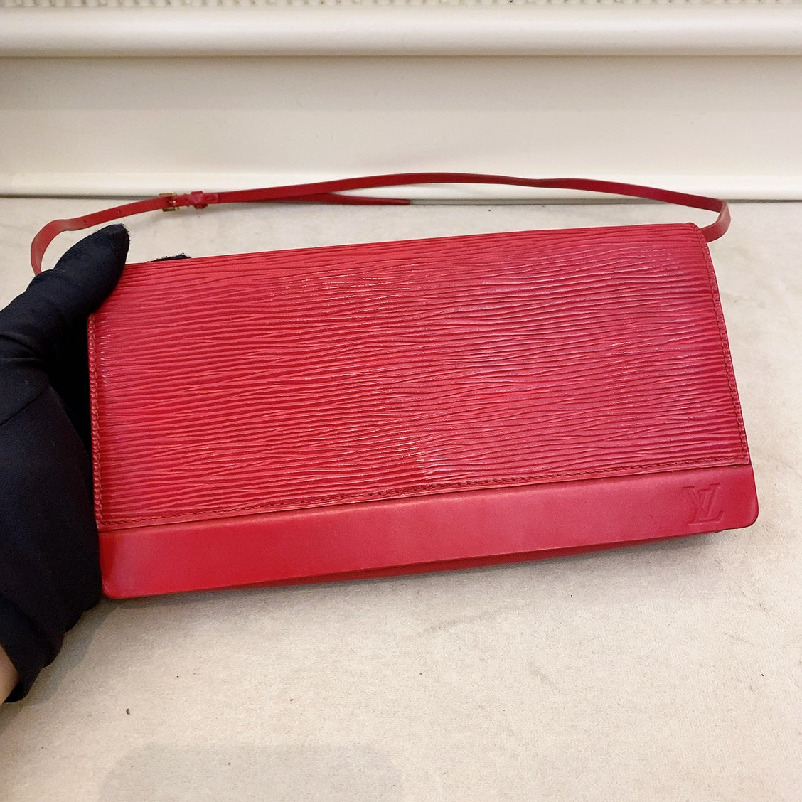 Louis Vuitton Epi Shoulder Bag in Red